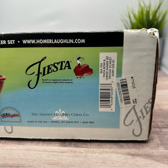 Fiesta Fiestaware SCARLET Pasta Bowl + Cheese Shaker SET New wBox - Picture 2 of 11